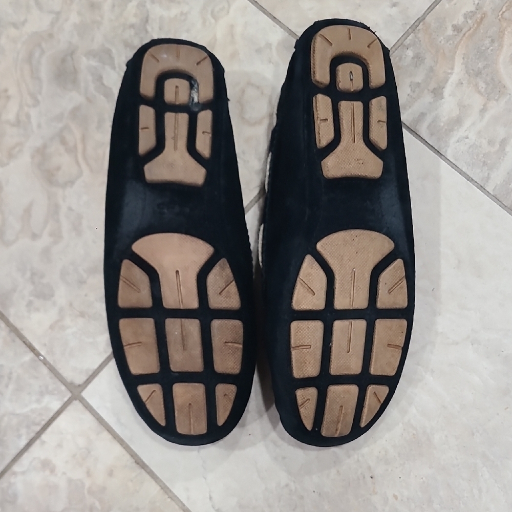 UGG Women's Black Moccasins with Tan Bow - Picture 6 of 9